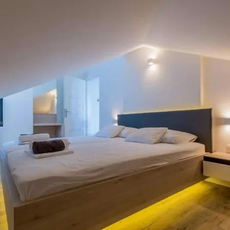 In 39092 Apartment *