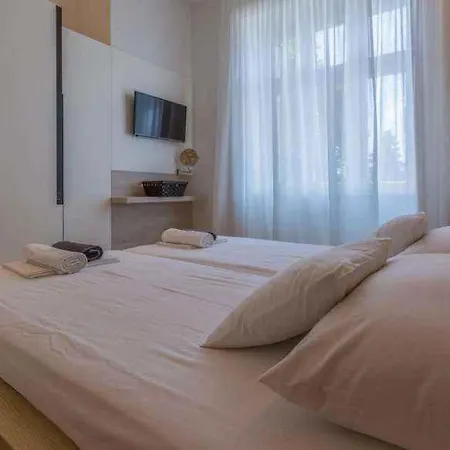 In 39092 Apartment *
