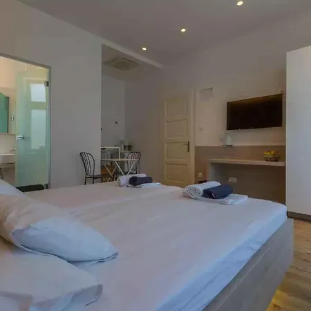 In 39092 Apartment *