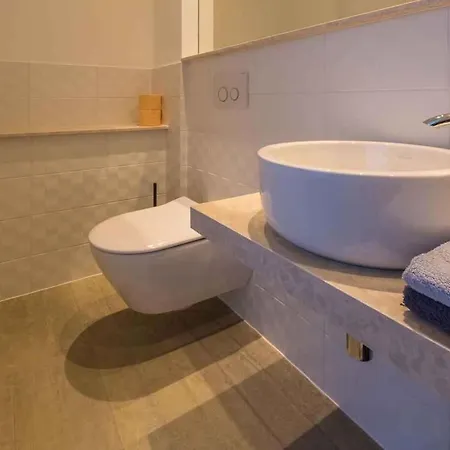 Apartment In 39092