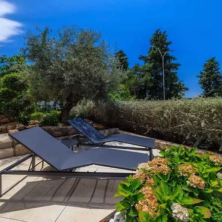 Apartment In 39092 *